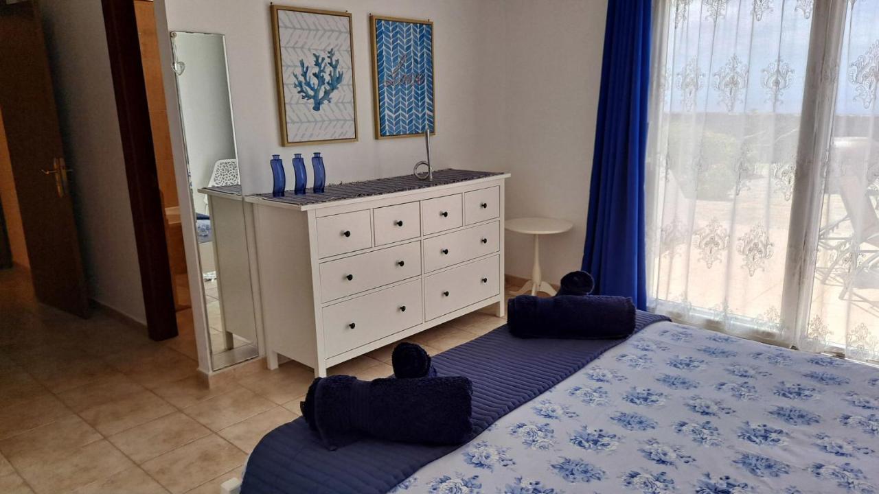 Villa Essence - A Unique Detached Villa With A-C, Heated Private Pool, Hottub, Gardens, Patios And Stunning Views! Tias Bagian luar foto